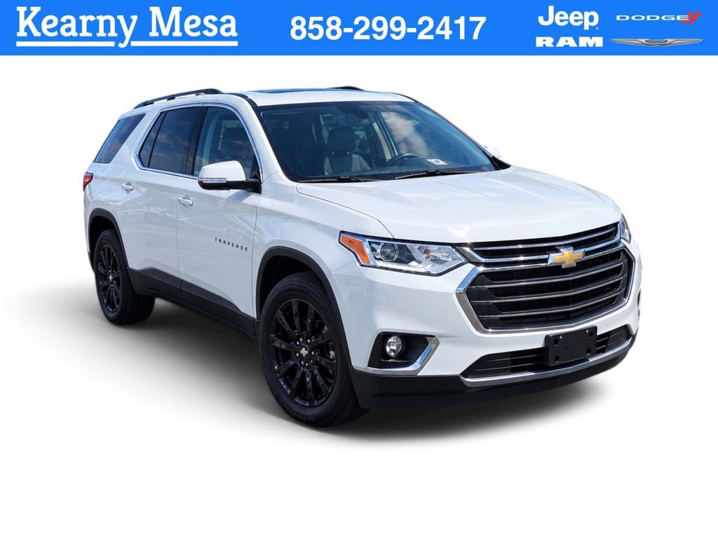 Used 2020 Chevrolet Traverse LT w/ Driver Confidence II Package FWD image 1