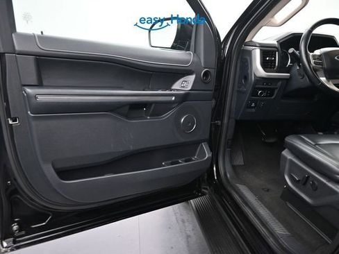 Used 2024 Ford Expedition XLT image 17