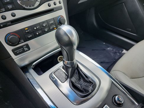 Used 2013 INFINITI G37 Convertible w/ Premium Pkg RWD image 21