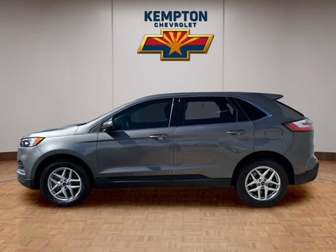 Used 2024 Ford Edge SEL w/ Convenience Package AWD/4WD image 3