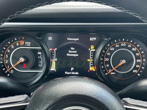 New 2025 Jeep Gladiator High Tide image 23