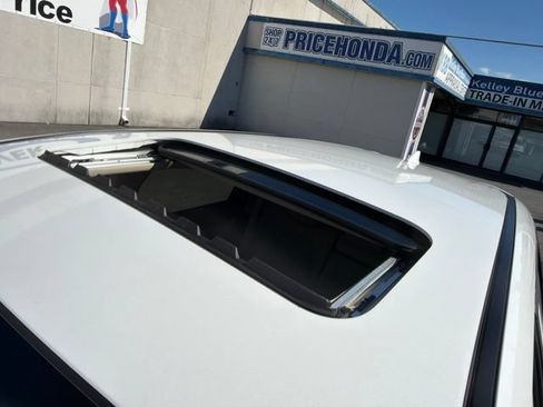Used 2022 Honda CR-V EX-L image 10