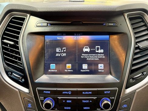 Used 2017 Hyundai Santa Fe SE image 16