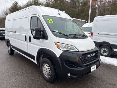 Used 2025 RAM ProMaster 2500 w/ Convenience Group image 1