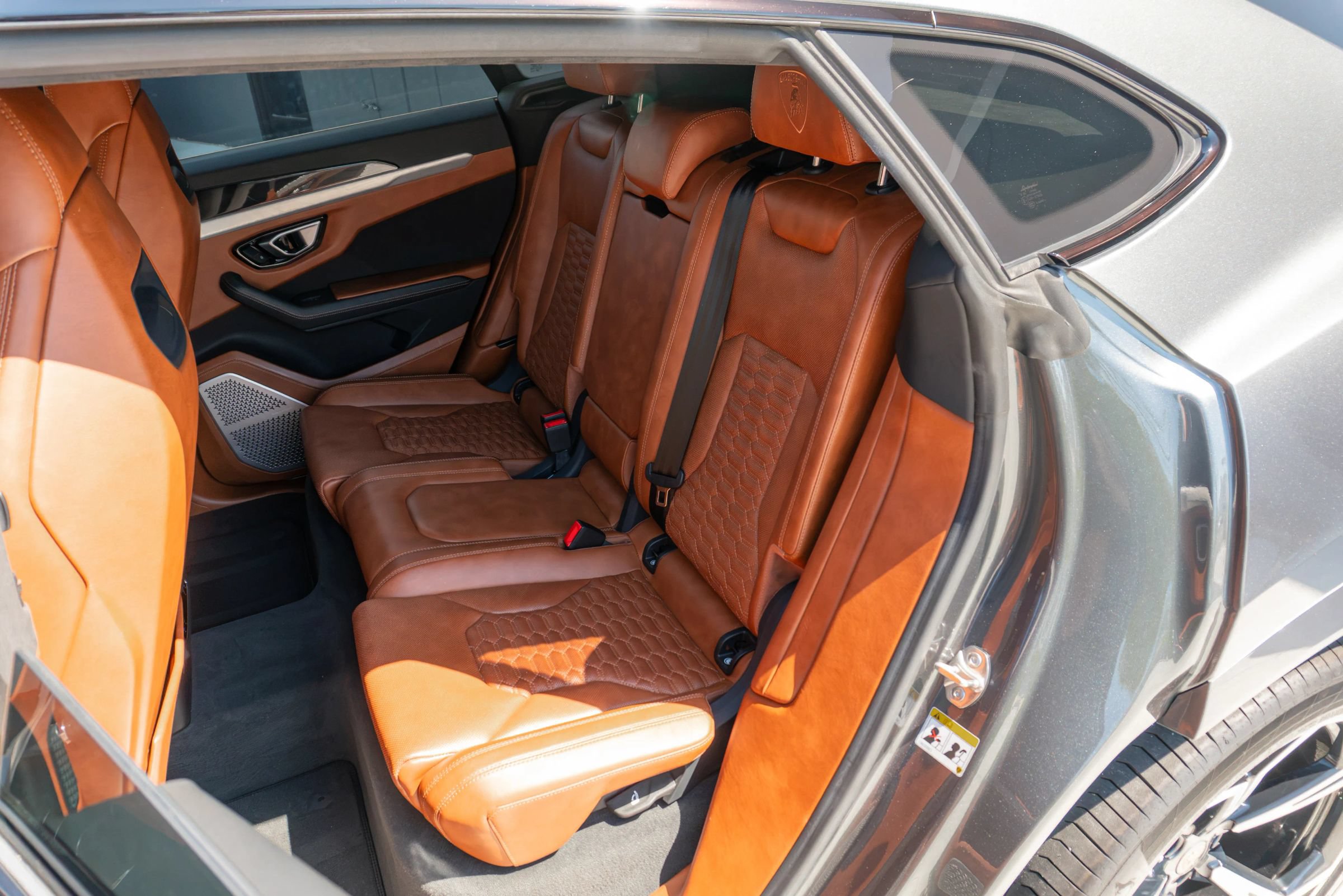Used 2019 Lamborghini Urus AWD/4WD image 11