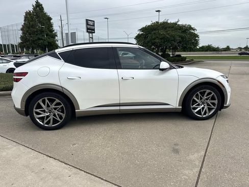 Used 2023 Genesis GV60 Advanced AWD/4WD image 3