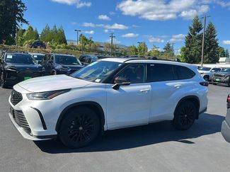Used 2025 Toyota Highlander XSE AWD/4WD video 1