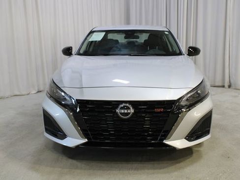 Used 2025 Nissan Altima 2.5 SR image 35