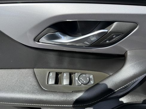 Used 2025 Chevrolet Blazer LT FWD image 18