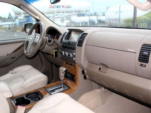 Used 2006 Nissan Pathfinder LE w/ (U01) LE Navigation Pkg image 17