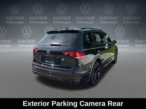 Used 2023 Volkswagen Tiguan SE R-Line FWD image 11