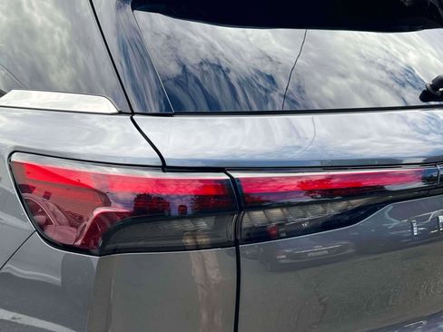 Used 2023 INFINITI QX60 Pure AWD/4WD image 9