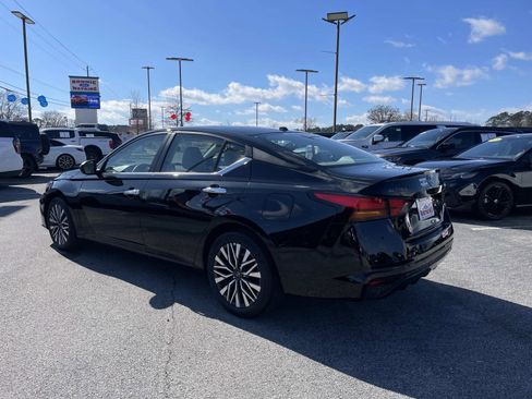 Used 2025 Nissan Altima 2.5 SV image 6