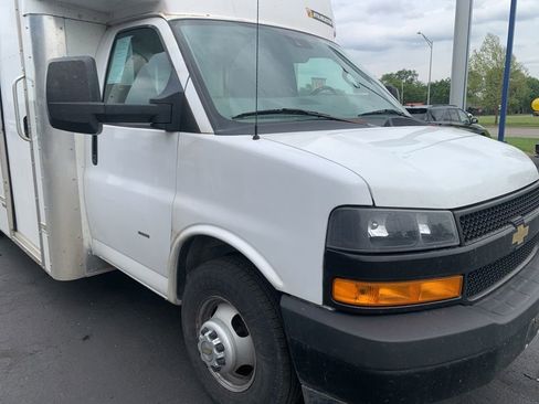 Used 2021 Chevrolet Express 3500 w/ Power Convenience Package RWD image 9