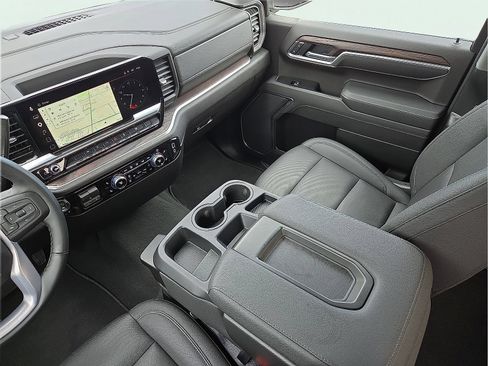 Used 2026 GMC Sierra 1500 SLT AWD/4WD image 12