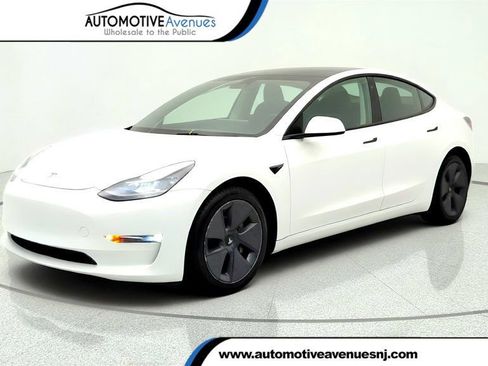 Used 2023 Tesla Model 3 Standard Range RWD image 1
