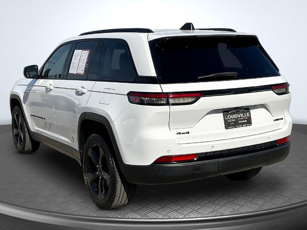 Used 2023 Jeep Grand Cherokee Limited w/ Black Appearance Package AWD/4WD image 5