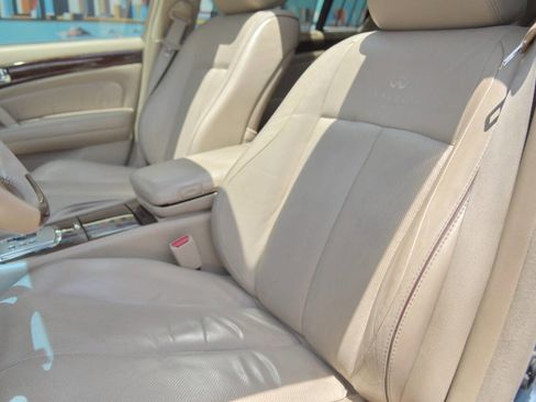 Used 2005 INFINITI Q45 w/ (P01) Premium Pkg image 17