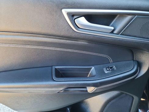 Used 2024 Ford Edge Titanium image 36