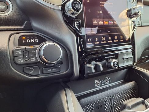 New 2026 RAM 1500 Big Horn AWD/4WD image 12