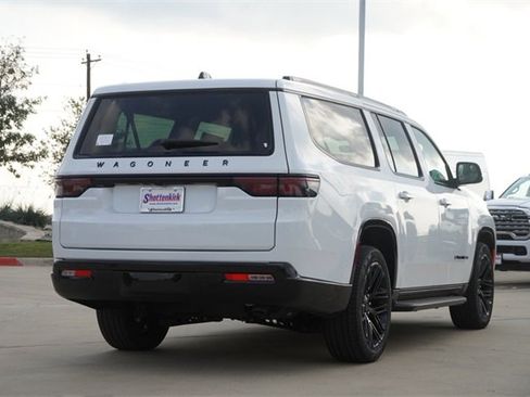 New 2025 Jeep Wagoneer L Series II w/ Premium Group I image 9