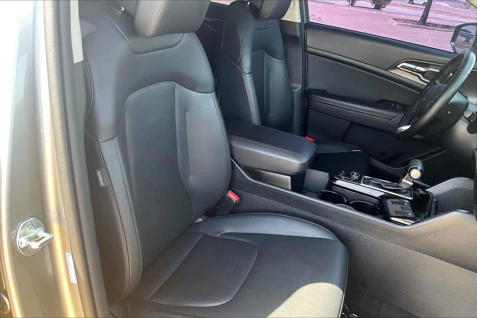 Certified 2024 Kia Sportage EX FWD image 11