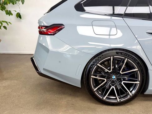 Used 2026 BMW M5 Touring image 15