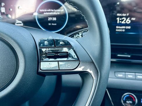 Certified 2025 Hyundai Elantra SEL image 23