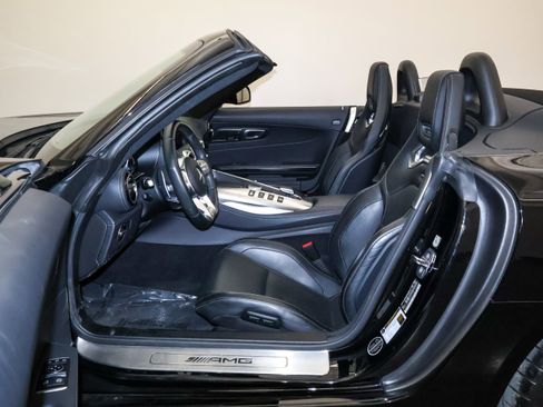 Used 2021 Mercedes-Benz AMG GT Roadster image 13