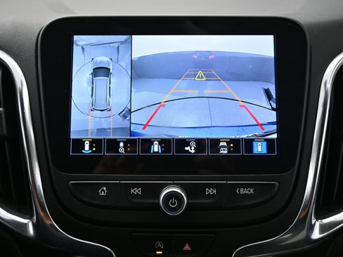 Used 2024 Chevrolet Equinox LT FWD image 17