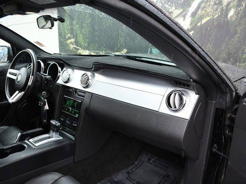 Used 2005 Ford Mustang GT Premium image 24