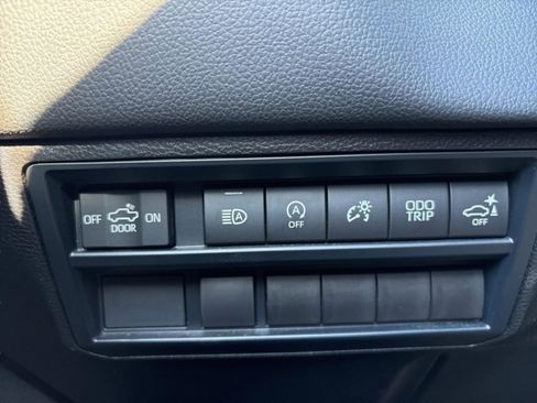 Used 2025 Toyota Tundra Limited image 24