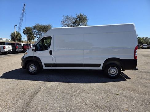 Used 2024 RAM ProMaster 2500 w/ Convenience Group image 8