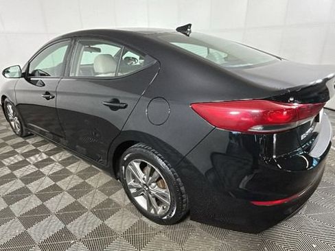 Used 2017 Hyundai Elantra SE FWD image 5