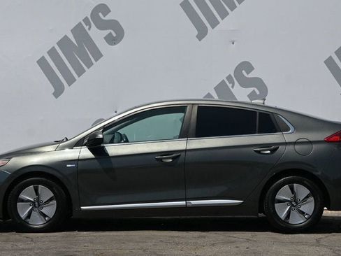 Used 2020 Hyundai Ioniq SE FWD image 1