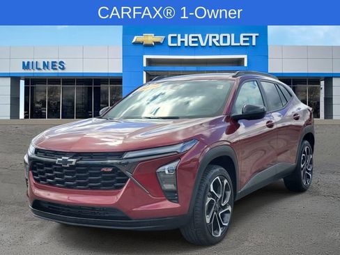 Certified 2024 Chevrolet Trax RS w/ Sunroof Package FWD image 2
