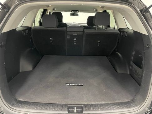 Used 2016 Kia Sorento LX image 23