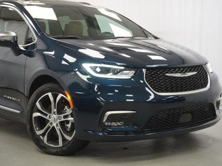 Used 2024 Chrysler Pacifica Pinnacle video 3