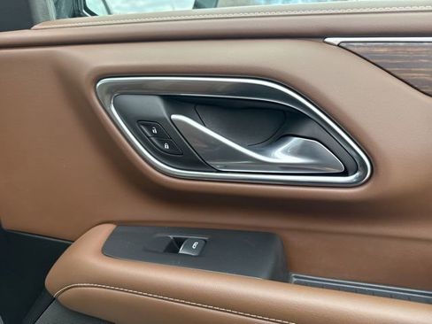 Used 2024 Chevrolet Suburban High Country w/ Advanced Technology Package image 56