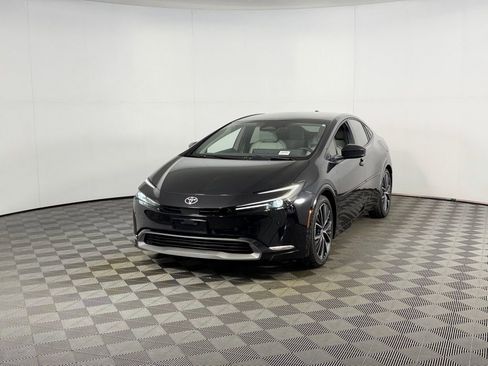 Used 2024 Toyota Prius XLE FWD image 10