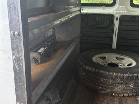 Used 2008 Chevrolet Express 3500 RWD image 19