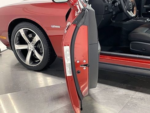 Used 2014 Dodge Challenger SXT image 68