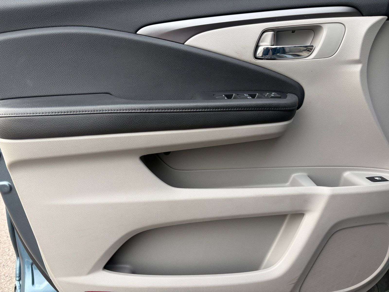 Used 2020 Honda Pilot EX image 12