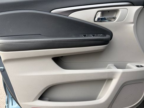 Used 2020 Honda Pilot EX image 12