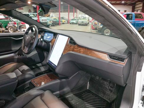 Used 2019 Tesla Model S 100D AWD/4WD image 38