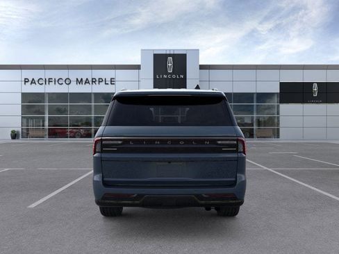 New 2026 Lincoln Navigator L Reserve w/ Jet Appearance Package image 5
