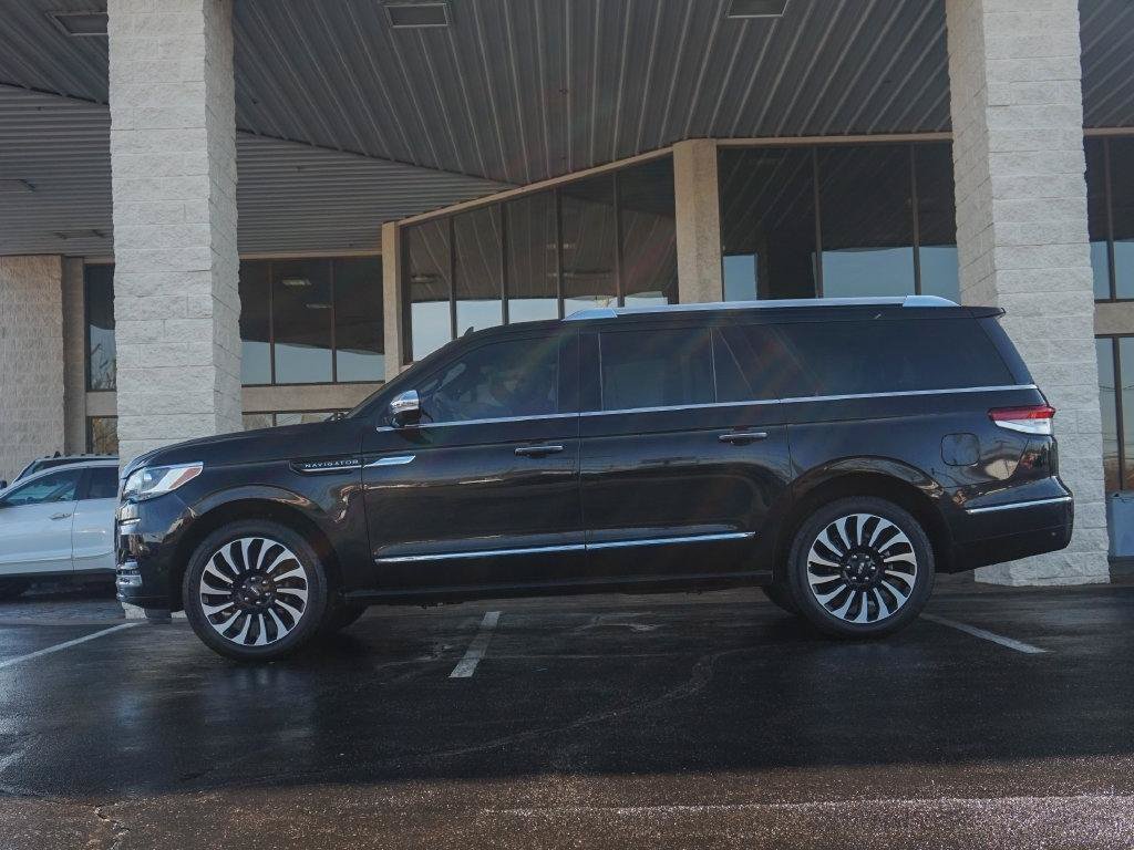 Used 2023 Lincoln Navigator L Black Label AWD/4WD image 5