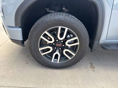 Used 2024 GMC Sierra 1500 AT4 w/ Technology Package AWD/4WD image 13