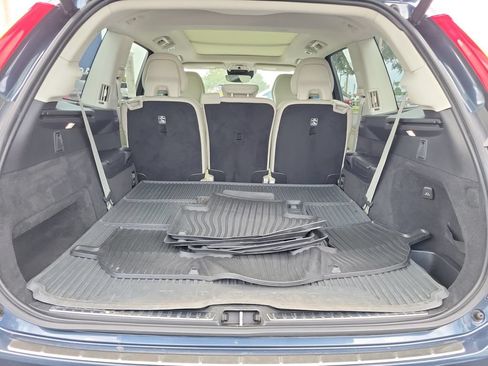 Used 2022 Volvo XC90 T6 Momentum w/ Advanced Package AWD/4WD image 9