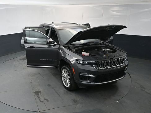 Used 2023 Jeep Grand Cherokee Summit AWD/4WD image 17